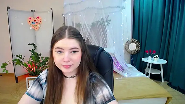 Snapshot of NicoleFoxery chatting on 02.24.25 NicoleFoxery online show from 02.24.25