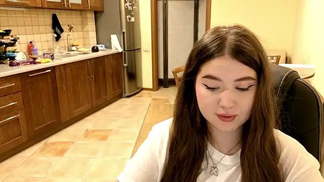 Snapshot of NicoleFoxery chatting on 09.25.25 NicoleFoxery online show from 09.25.25