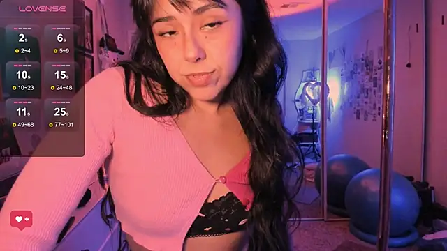 Evie-Luna online show from 10.16.25