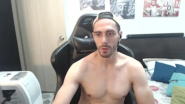 Snapshot of samuelgarcia_ chatting on 12.12.24 samuelgarcia online show from 12.12.24