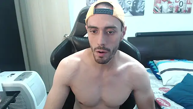 Snapshot of samuelgarcia_ chatting on 12.18.24 samuelgarcia online show from 12.18.24