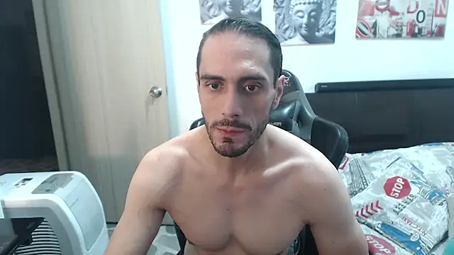 Snapshot of samuelgarcia_ chatting on 12.24.24 samuelgarcia online show from 12.24.24