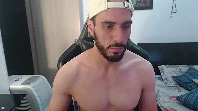 Snapshot of samuelgarcia_ chatting on 03.15.25 samuelgarcia online show from 03.15.25