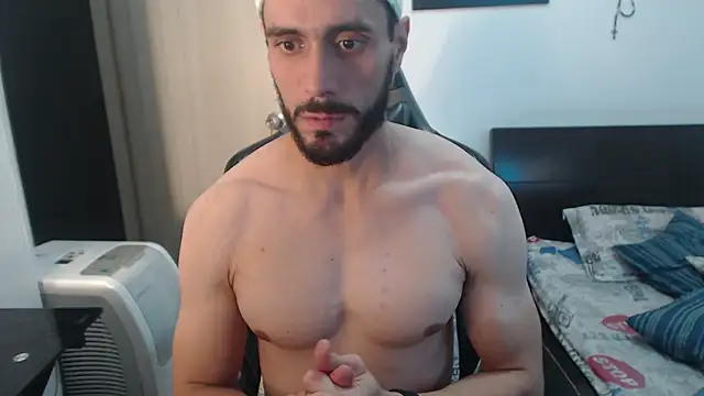 Snapshot of samuelgarcia_ chatting on 03.15.25 samuelgarcia online show from 03.15.25