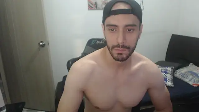 Snapshot of samuelgarcia_ chatting on 09.10.25 samuelgarcia online show from 09.10.25