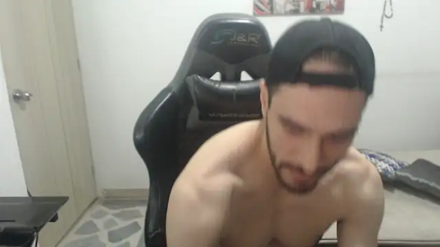 Snapshot of samuelgarcia_ chatting on 10.20.25 samuelgarcia online show from 10.20.25