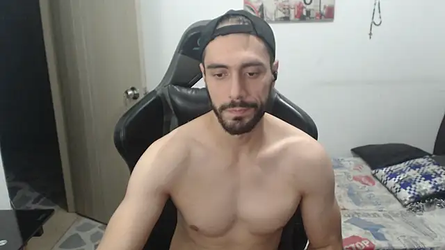 Snapshot of samuelgarcia_ chatting on 10.31.25 samuelgarcia online show from 10.31.25