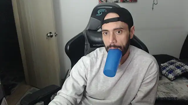 Snapshot of samuelgarcia_ chatting on 11.07.25 samuelgarcia online show from 11.07.25