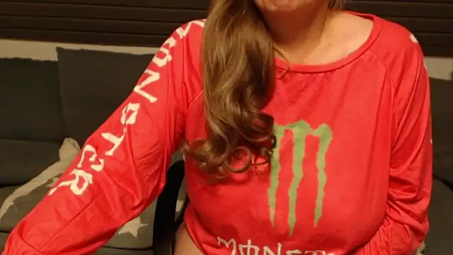 Snapshot of KimMitchelli chatting on 09.23.25 KimMitchelli online show from 09.23.25