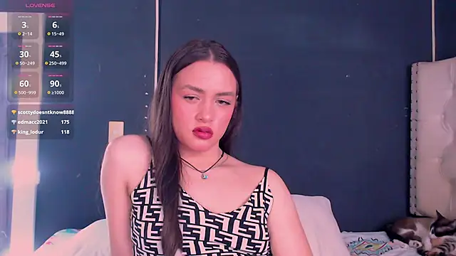 Snapshot of valen_thompson chatting on 12.15.24 valen thompson online show from 12.15.24