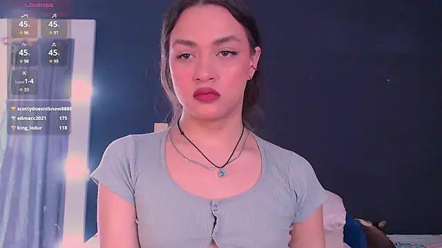 Snapshot of valen_thompson chatting on 12.15.24 valen thompson online show from 12.15.24