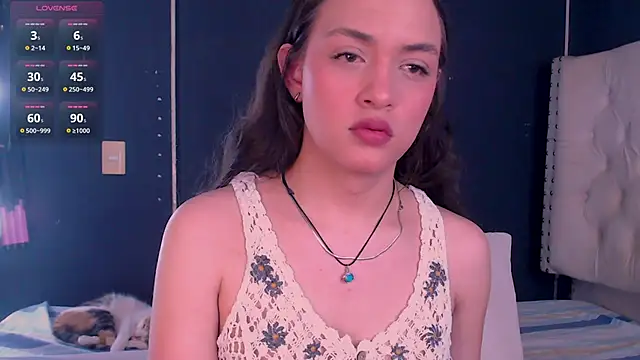 Snapshot of valen_thompson chatting on 02.28.25 valen thompson online show from 02.28.25