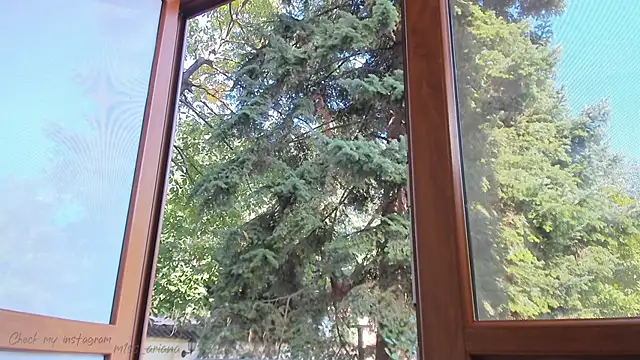 Miss Ariana  online show from 09.14.25