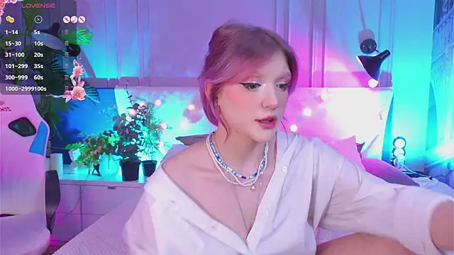 Snapshot of Crazy_Wine chatting on 01.28.25 Crazy Wine online show from 01.28.25