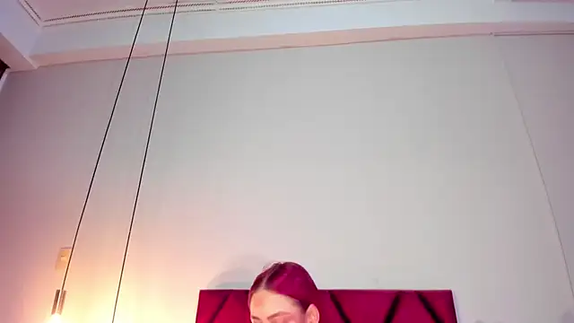 Snapshot of JupiteFox chatting on 10.28.25 JupiteFox online show from 10.28.25