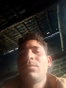 Snapshot of SunnyleoneBG chatting on 12.17.24 SunnyleoneBG online show from 12.17.24