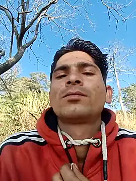 Snapshot of SunnyleoneBG chatting on 01.05.25 SunnyleoneBG online show from 01.05.25