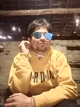 Snapshot of SunnyleoneBG chatting on 01.18.25 SunnyleoneBG online show from 01.18.25