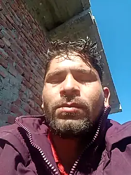 Snapshot of SunnyleoneBG chatting on 03.08.25 SunnyleoneBG online show from 03.08.25