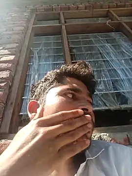 Snapshot of SunnyleoneBG chatting on 03.22.25 SunnyleoneBG online show from 03.22.25