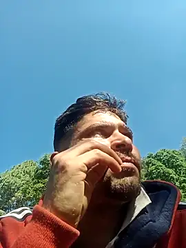 Snapshot of SunnyleoneBG chatting on 10.12.25 SunnyleoneBG online show from 10.12.25