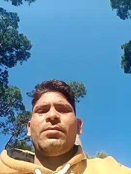 Snapshot of SunnyleoneBG chatting on 10.17.25 SunnyleoneBG online show from 10.17.25