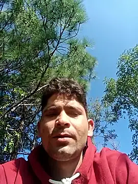 Snapshot of SunnyleoneBG chatting on 10.27.25 SunnyleoneBG online show from 10.27.25