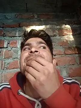 Snapshot of SunnyleoneBG chatting on 11.18.25 SunnyleoneBG online show from 11.18.25