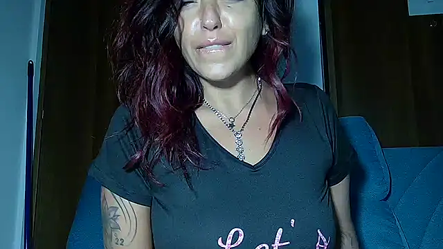 Snapshot of allyson22andy chatting on 12.28.24 allyson22andy online show from 12.28.24