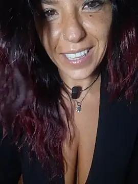 Snapshot of allyson22andy chatting on 12.19.25 allyson22andy online show from 12.19.25