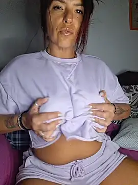 Snapshot of allyson22andy chatting on 03.01.26 allyson22andy online show from 03.01.26