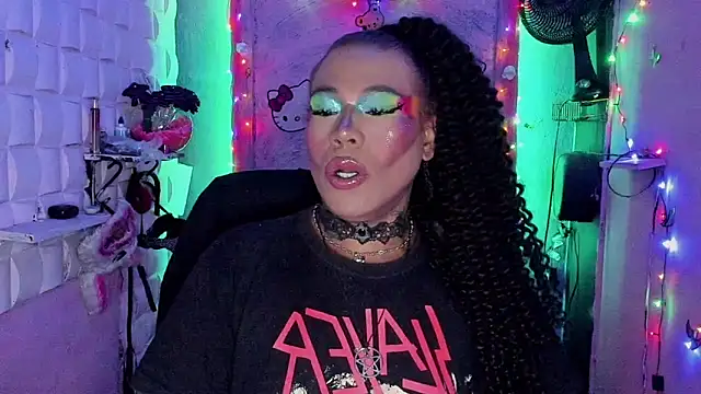 tsviolett online show from 12.18.24