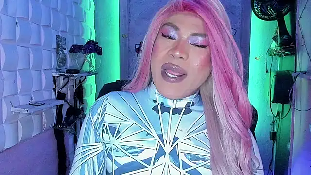 tsviolett online show from 03.19.25