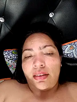 Snapshot of NIKOLE1301 chatting on 02.06.25 NIKOLE1301 online show from 02.06.25