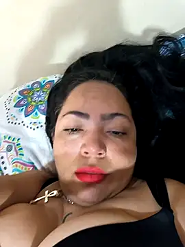 Snapshot of NIKOLE1301 chatting on 10.11.25 NIKOLE1301 online show from 10.11.25