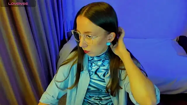 CurlySteph online show from 04.15.26