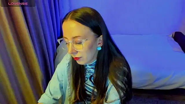 CurlySteph online show from 04.15.26