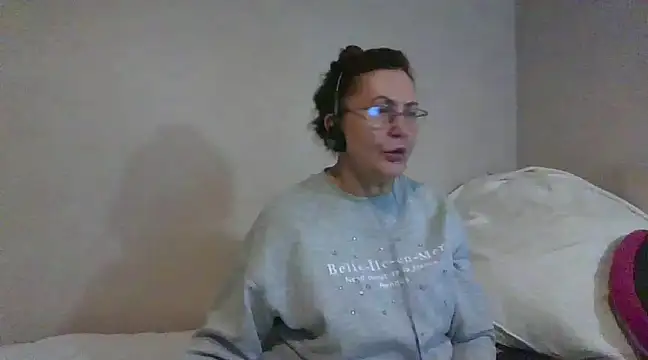 Hottie-Mom online show from 01.04.25