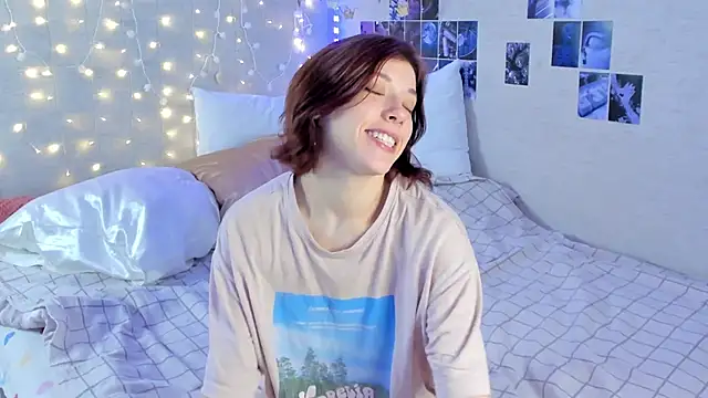 Snapshot of YunaPeace chatting on 12.05.24 YunaPeace online show from 12.05.24