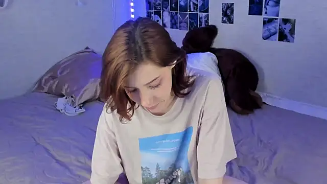 Snapshot of YunaPeace chatting on 03.19.25 YunaPeace online show from 03.19.25