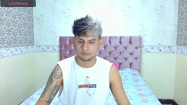 Snapshot of Dona_and_Carl chatting on 12.20.24 Dona and Carl online show from 12.20.24