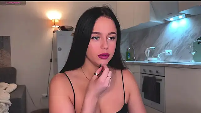 Megan Nilson online show from 01.05.25