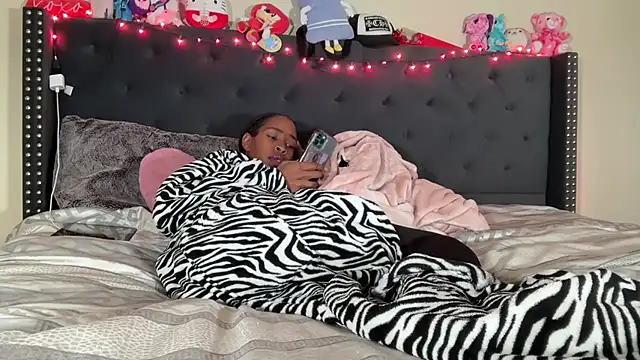 Cum2Charm online show from 10.26.25