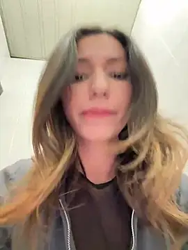  MiaQueen  online show from 02.19.25