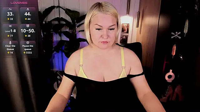 YolandaKiss online show from 07.11.26