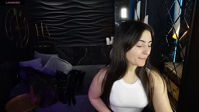 KylieMellow online show from 02.07.25