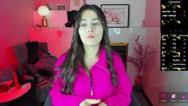 Snapshot of KylieMellow chatting on 12.14.25 KylieMellow online show from 12.14.25