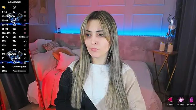 Snapshot of KylieMellow chatting on 02.14.26 KylieMellow online show from 02.14.26