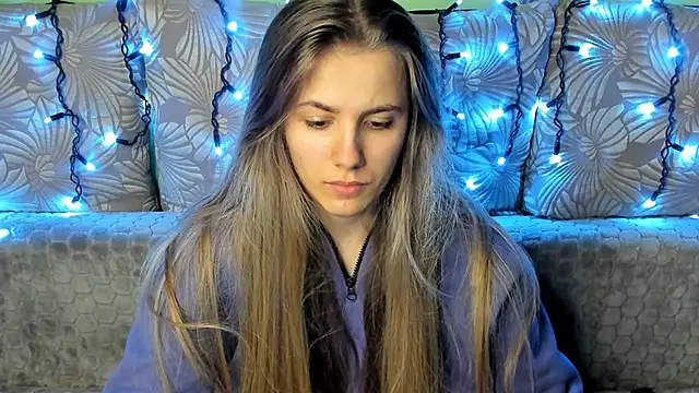 MaggieCake online show from 12.10.24