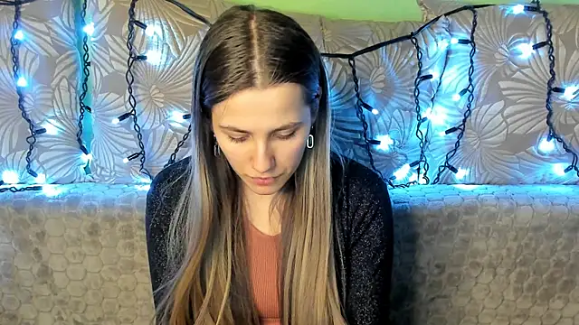 MaggieCake online show from 02.14.25